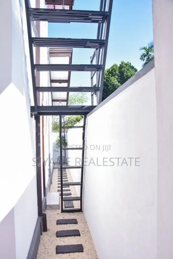 Brand New Single Storey House For Sale In Athurugiriya