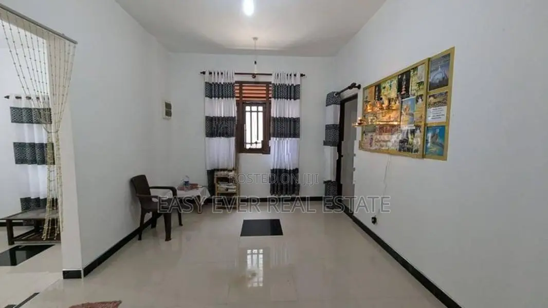 House for Sale in Kalagedihena