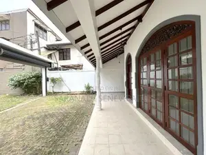 Solid House Refurbished in Pelawatta Kumaragewatta - Battaramulla
