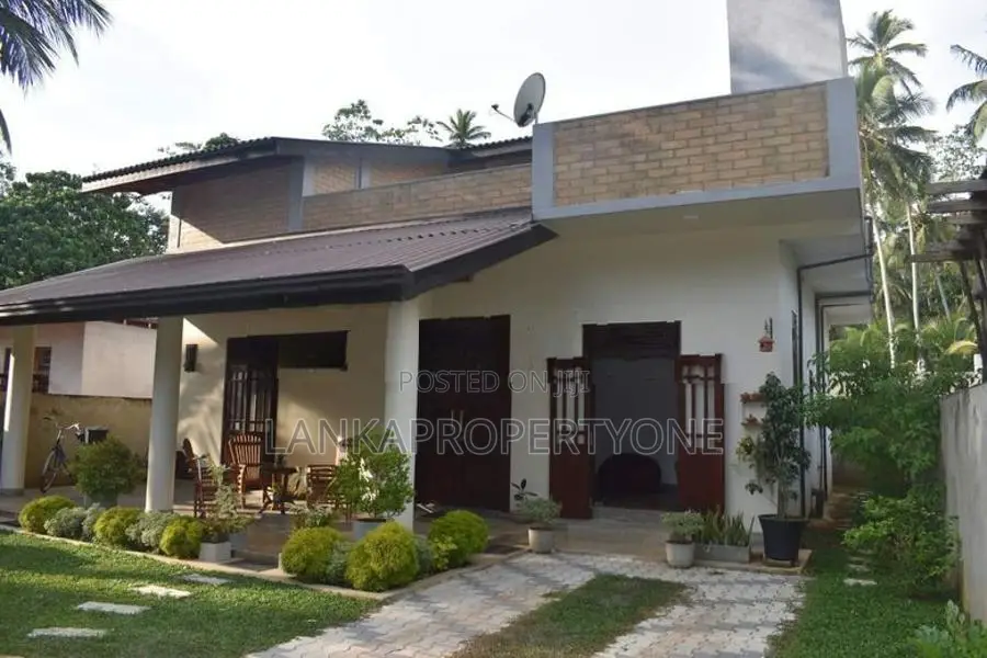 Villa for Sale at Hapugala