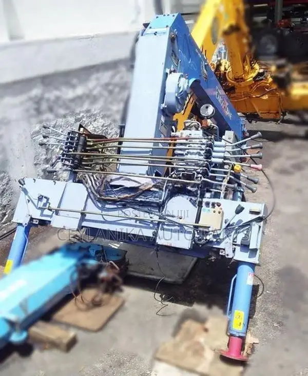 TADANO CARGO CRANE