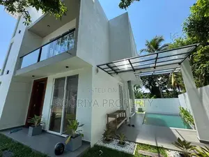 Near HNB Luxury Brand New House for Sale Piliyandala