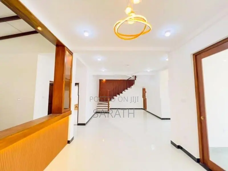 Luxury House For Sale Athurugiriya