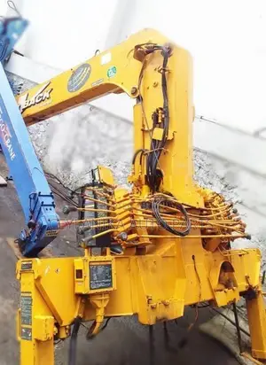 TADANO CARGO CRANE