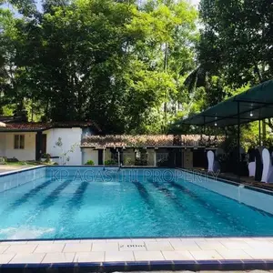 valuable hotel for sale in pinnawala
