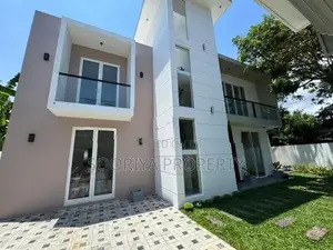 Near HNB Luxury Brand New House for Sale Piliyandala
