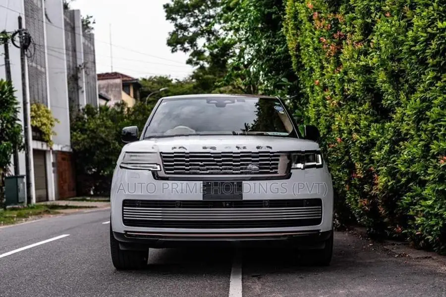 Land Rover Range SV 1OF1 4.5L V8 2025