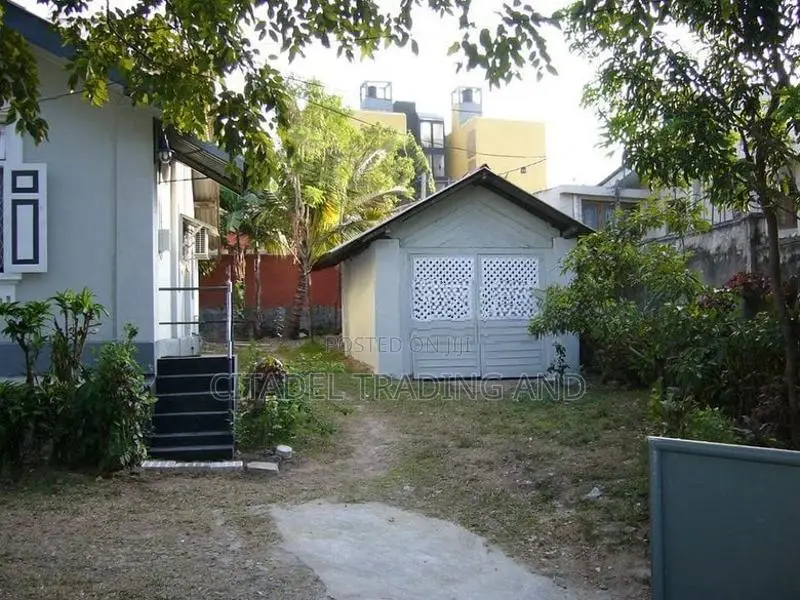 Colonical Bunglow And Modern Apartment For Sale In Nugegoda - CH1727