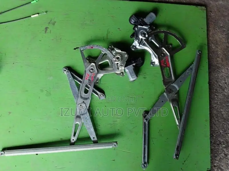 Toyota Vitz KSP90 Front Left Door actuator and Winder