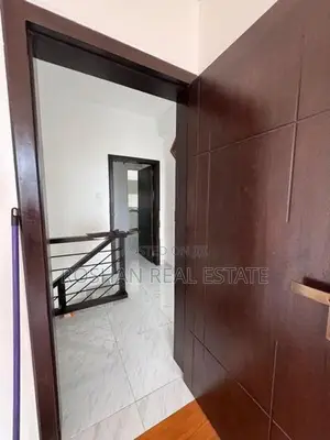 UNFURNISHED DUPLEX APARTMENT COLOMBO 6 PARAKUMBA PACE AB2401