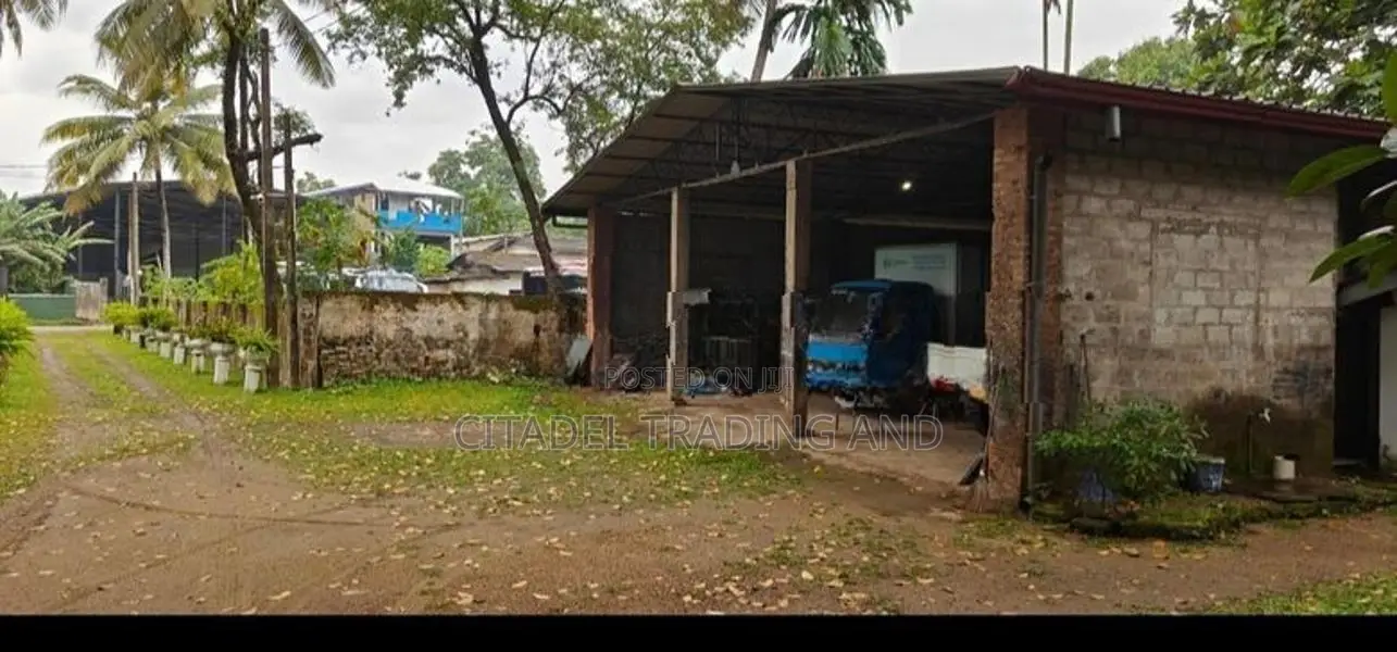 House & Two Warerhouses For Sale In Kelaniya - CH1729