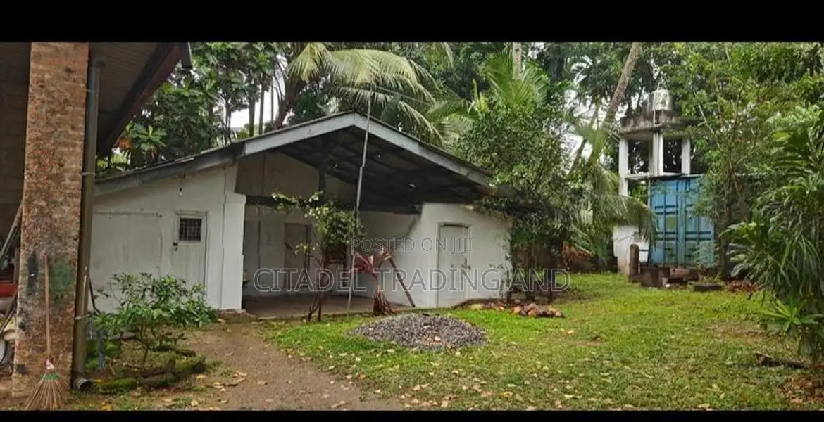 House & Two Warerhouses For Sale In Kelaniya - CH1729