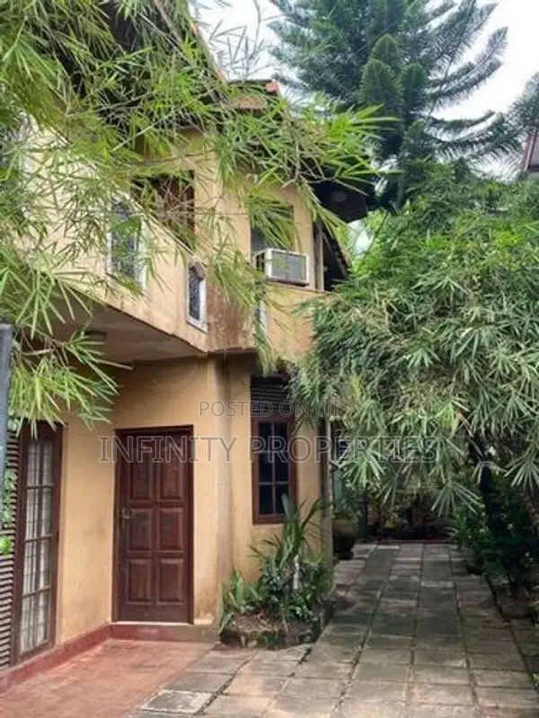 14 Perch 2-Storey House for Sale - Sri Jayawardenepura Kotte (SA-15)