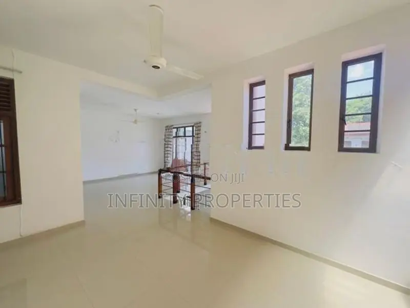 3-Story House on 10 Perches for Sale - Baddagana, Kotte (SA-14)