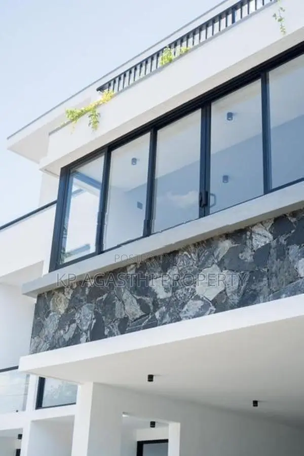 brand new 3st luxury house for sale in Battaramulla