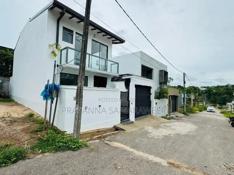 New Modern super luxury 2 Story House-piliyandala
