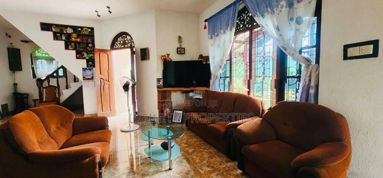 (AFA137) Two-Storey House for Sale in Ratmalana
