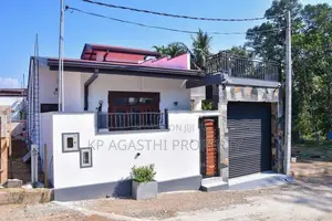 අතුරුගිරිය නගරයේ ලස්සන නිවසක් ව්කිනිමට