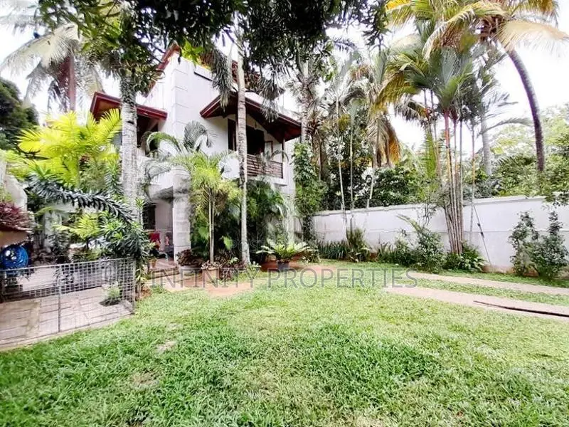 03 Storey Luxury House with 22 P Sale At Koswatha Nawala
