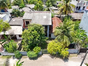 House with Annex in Thalahena - Kaduwela