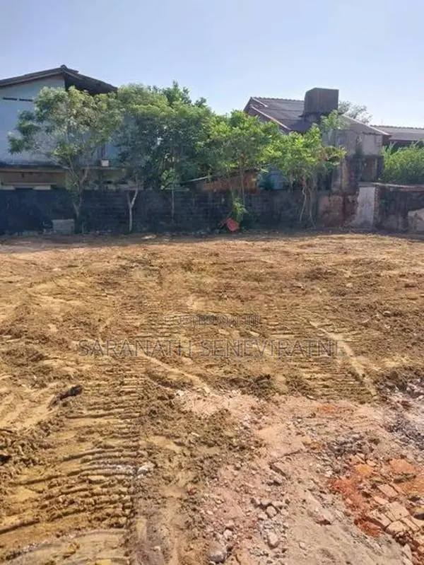 Flat Land in Katubedda Moratuwa For Sale