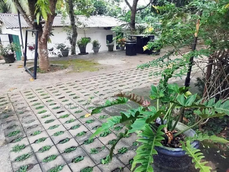 House for sale in Dickwella