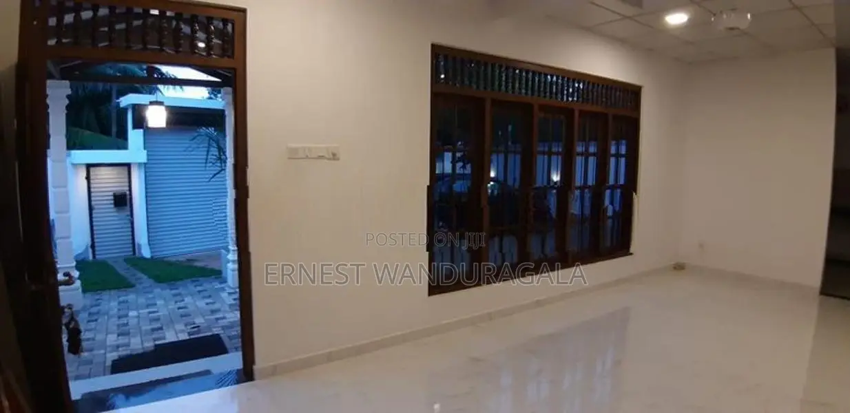 House for sale in athurugiriya. Hs-462