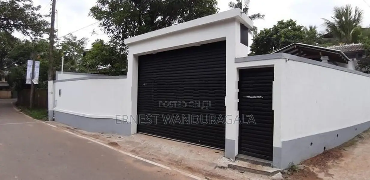 House for sale in athurugiriya. Hs-462