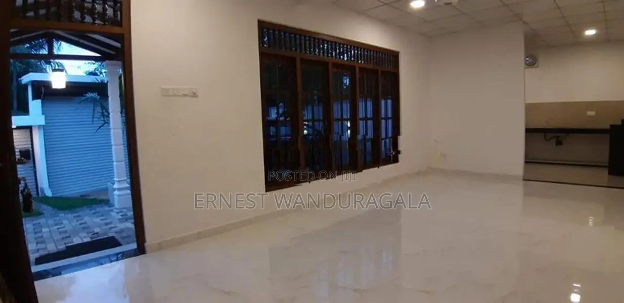 House for sale in athurugiriya. Hs-462