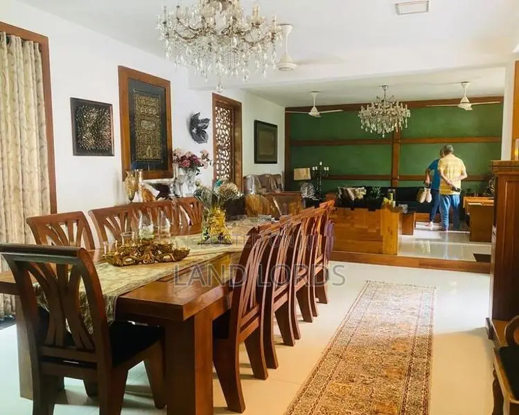 12P Fully Furnished House in 10th Lane Colombo 3 FOR SALE