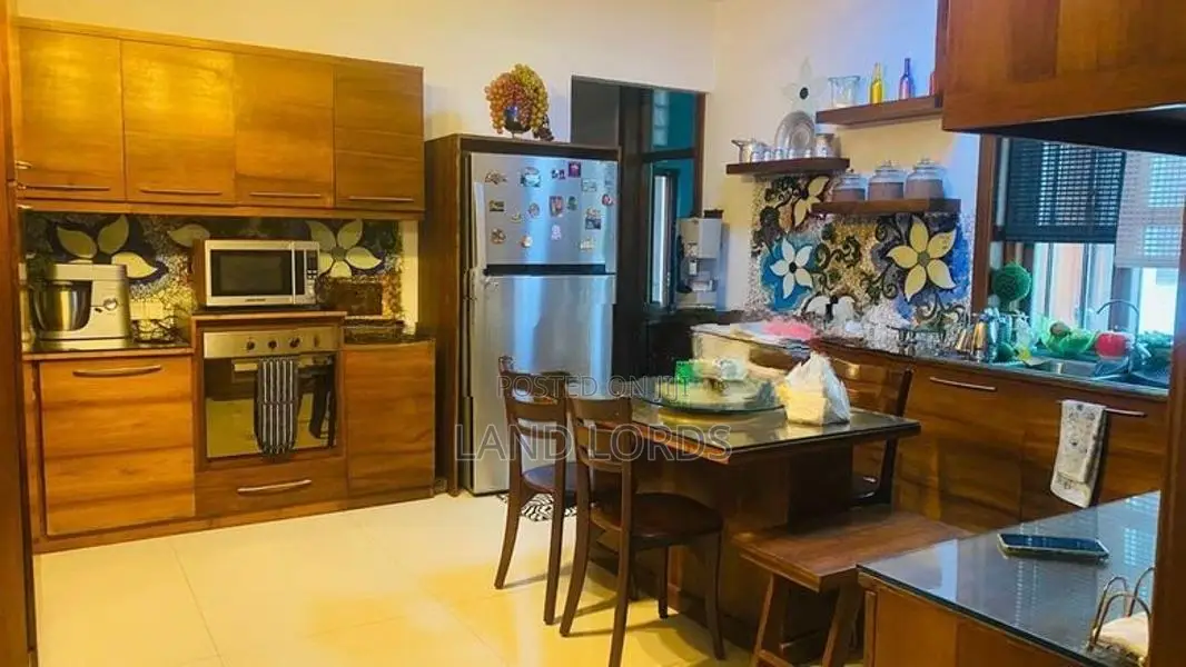 12P Fully Furnished House in 10th Lane Colombo 3 FOR SALE