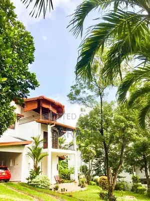 Well Build Luxury House Sale Talawatugoda