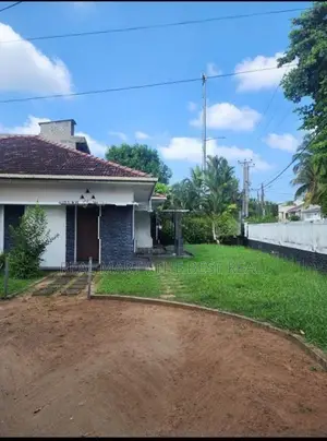 Ratmalana: 4 BR ( 43 Perch) SINGLE STORIED HOUSE FOR SALE at Pirivena 