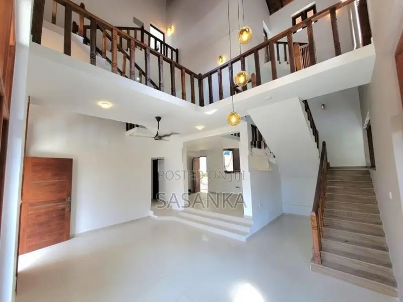 Battaramulla Brand New Luxury House for Sale