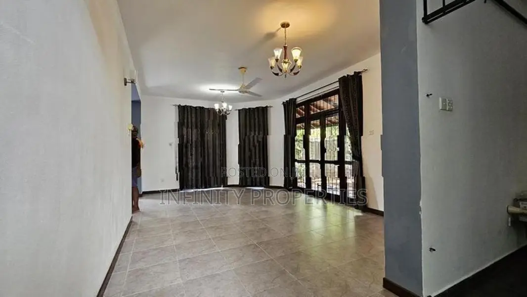 (AF814) 03 Story House With 7.78 P Sale At Udahamulla Nugegoda