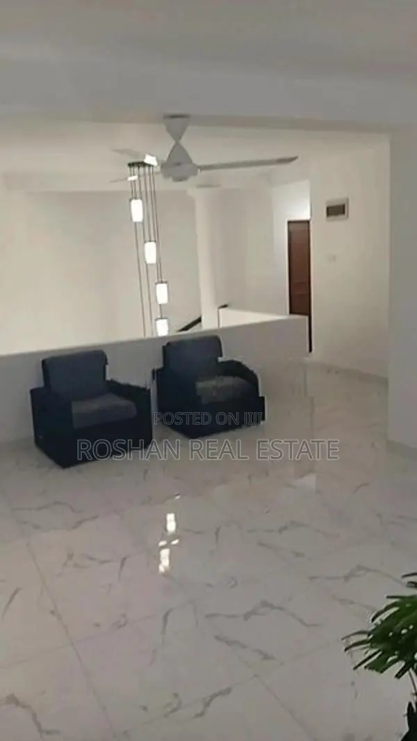 LUXURY 3 STORIED HOUSE FOR SALE COLOMBO 5 MU2421