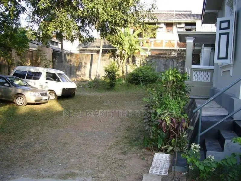 NUGEGODA : 7 BR (30 perches) COLONIAL BUNGALOW FOR SALE