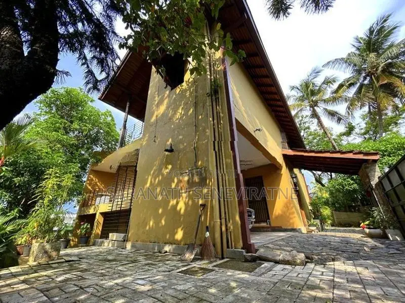 Luxury House in Baddagana Kotte for Sale