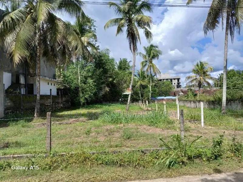 Kurunegala : 25 Perches Land for Sale in Jayanthipura