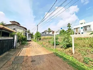 හෝමාගම, කටුවාන පාරේ පිහිටි ඉඩමක් විකිණීමට ඇත. (ID : HMGA008S)