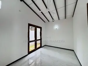 Brand New solid super luxury House-piliyandala