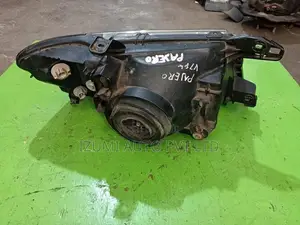 Mitshubishi Montero V78W Left Side Head light