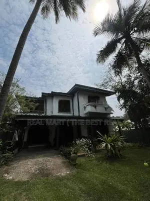 Mulleriyawa : 6BR (23.5P) House for Sale in Molawatta , Udumulla.