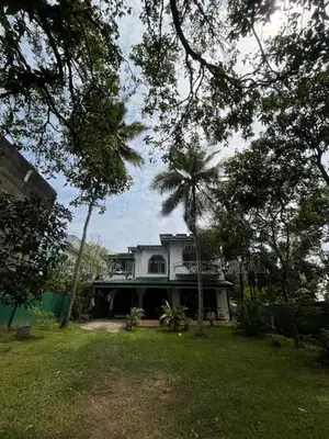 Mulleriyawa : 6BR (23.5P) House for Sale in Molawatta , Udumulla.