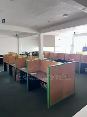 Commercial building for sale