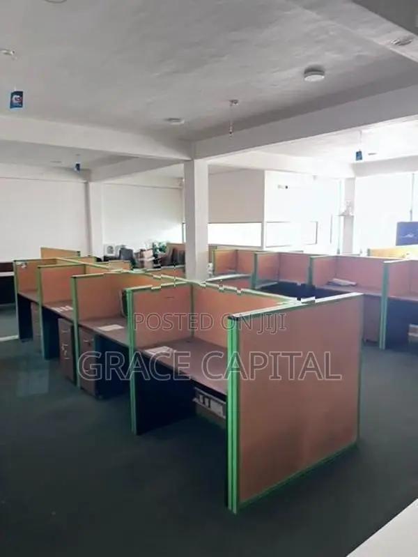Commercial building for sale