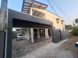 Luxury House for Sale in Thalawathugoda