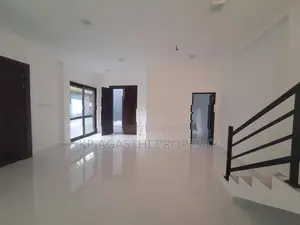 Luxury House for Sale in Thalawathugoda