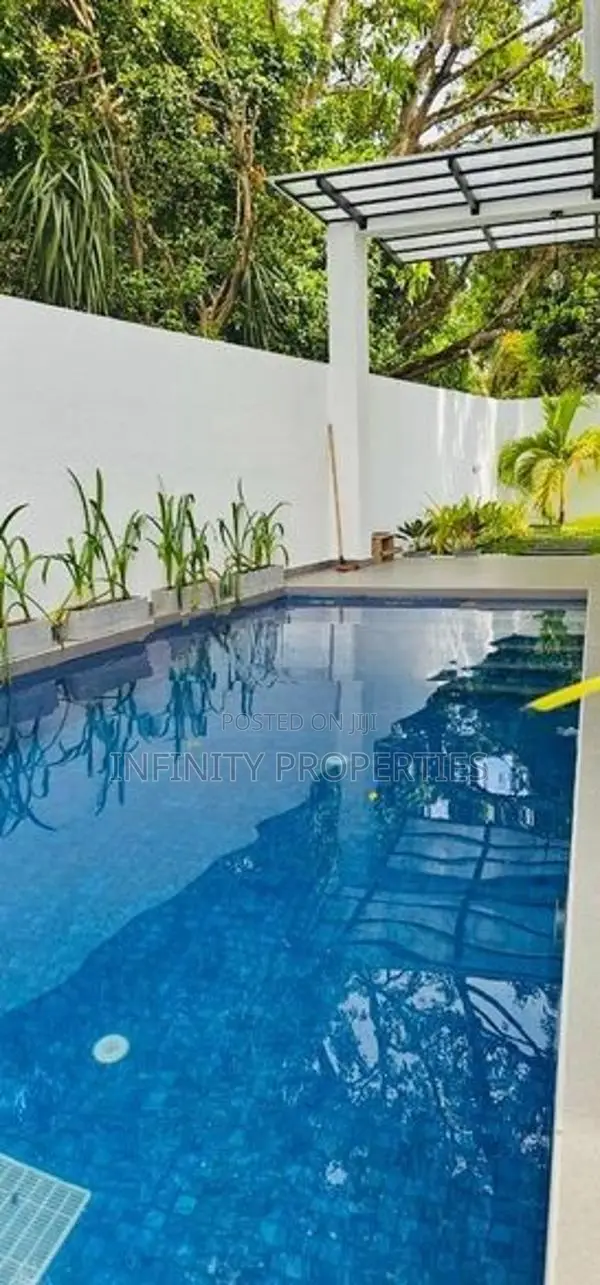 (AF821) House with Swimming Pool for sale in the heart of Piliyandala