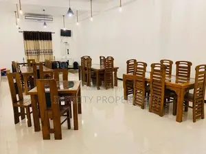 (AF827) 05 Bed Bath Hotel Sale At Kataragama